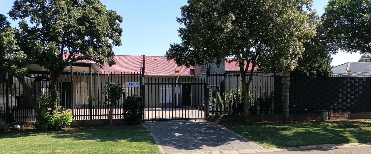 Meadowbrook Guesthouse Pretoria-Noord Exterior foto